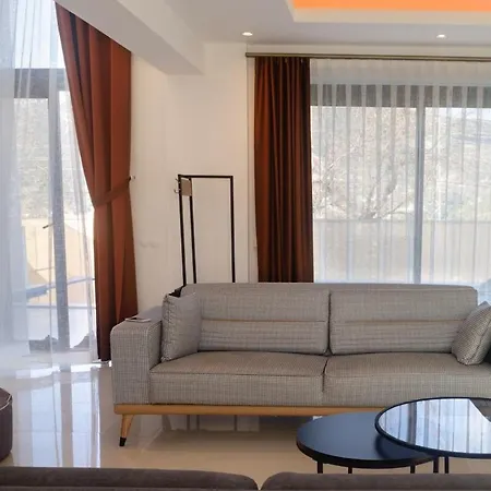 Rozerin Villa