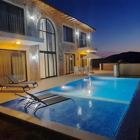 Rozerin Villa *